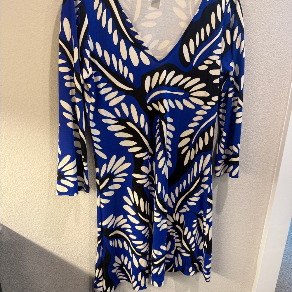 Diane Von Furstenberg Blue and Cream Patterned Dress